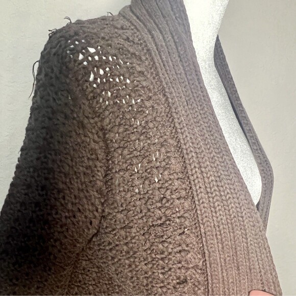MODA INTERNATIONAL Cardigan - Women’s - Small Cable Knit Cardigan - Brown - Picture 5 of 8